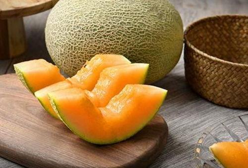 晒吃哈密瓜